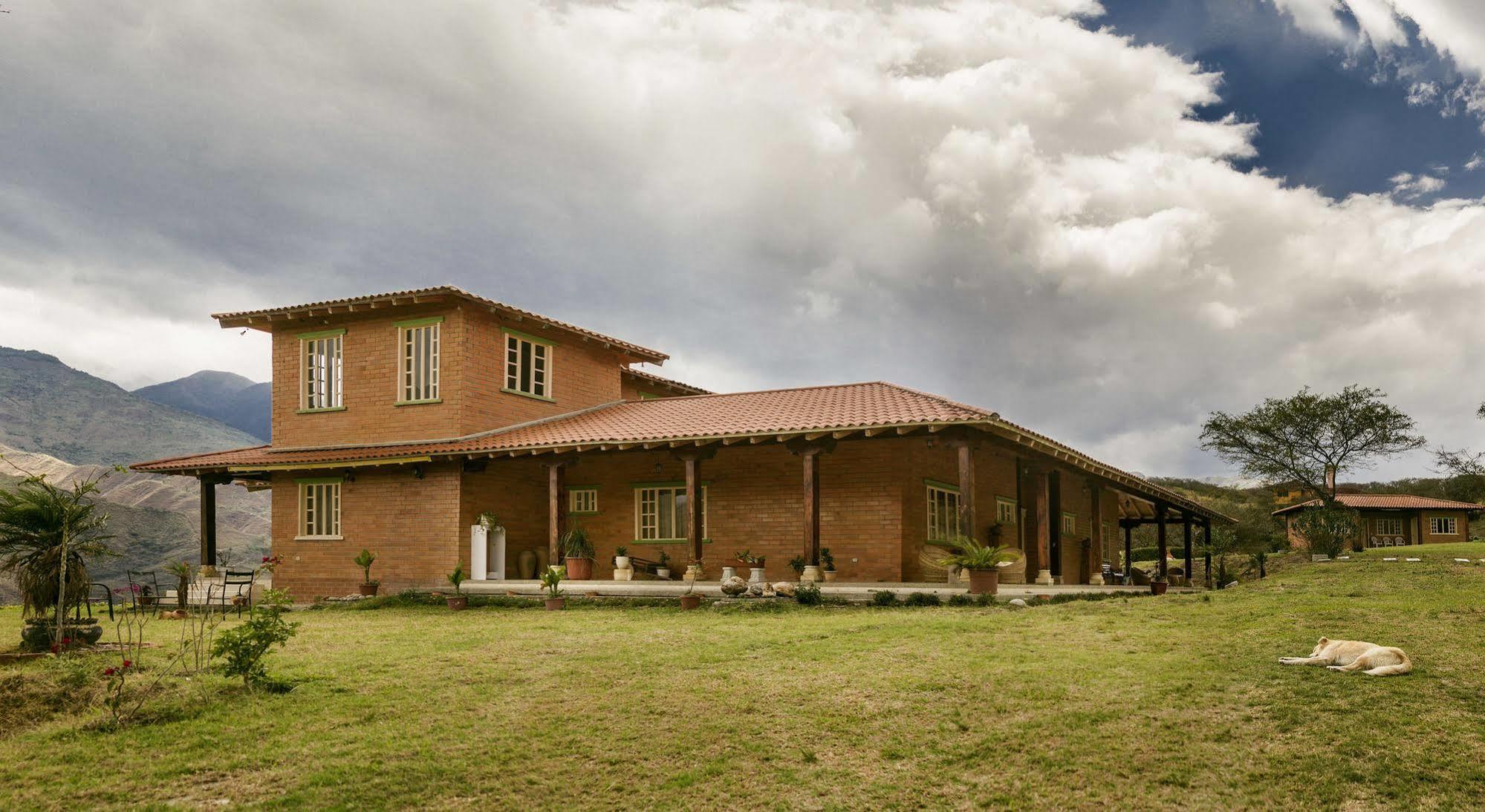 Villa Beatriz Lodge Vilcabamba Extérieur photo