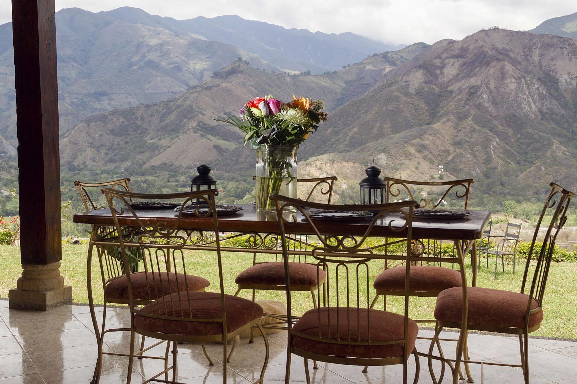 Villa Beatriz Lodge Vilcabamba Extérieur photo